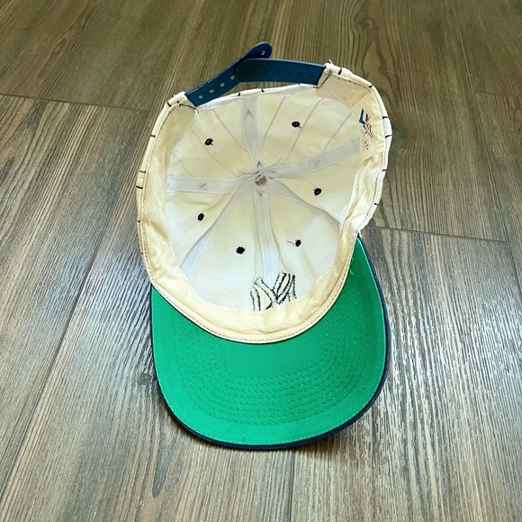 New York Yankees Pinstripe Baseball Cap - Picture 6 of 9